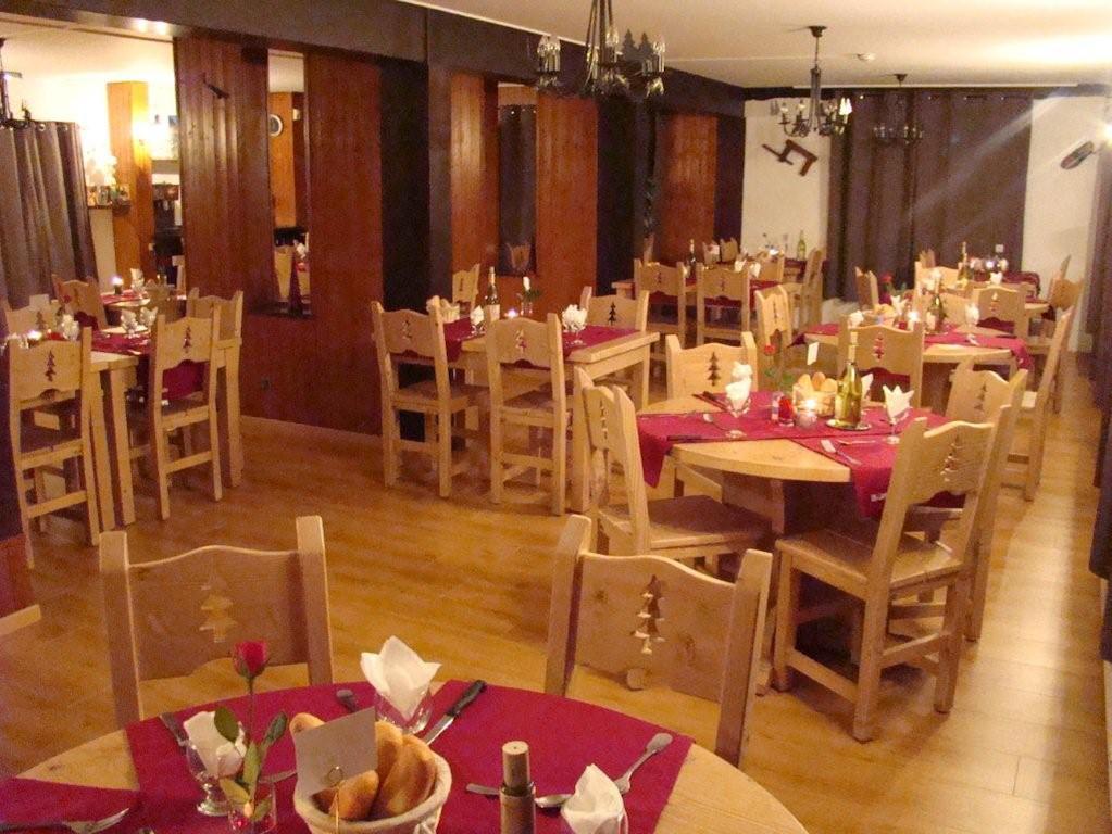 Hotel Les Combelles Châtel Extérieur photo