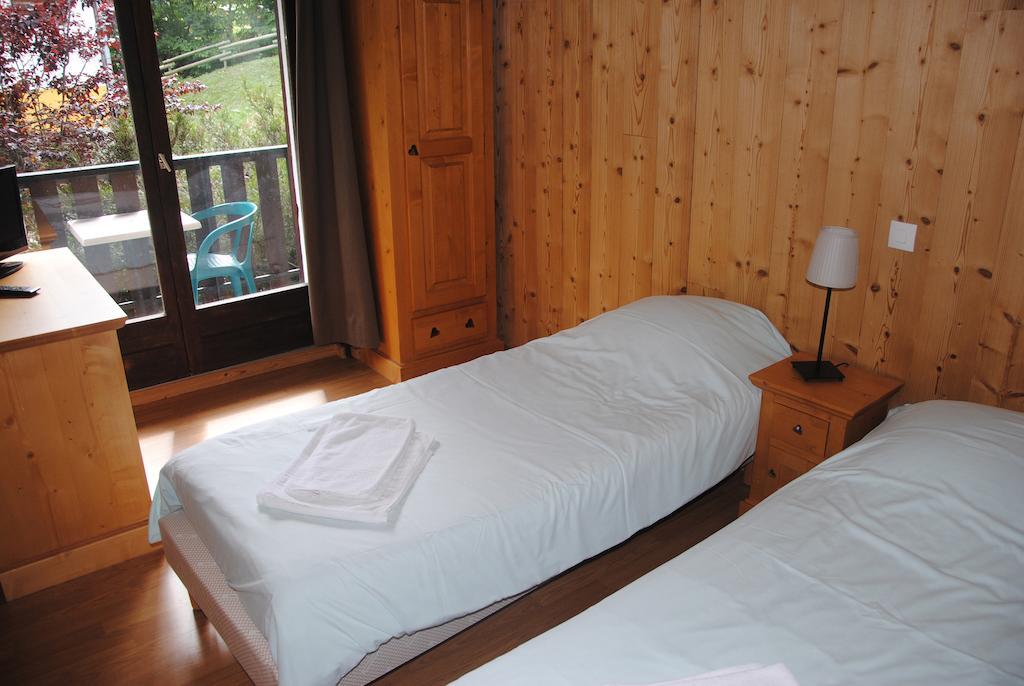 Hotel Les Combelles Châtel Chambre photo