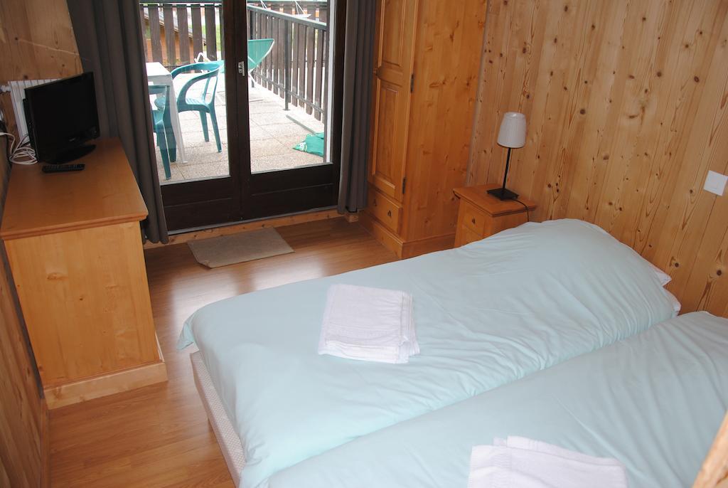 Hotel Les Combelles Châtel Chambre photo
