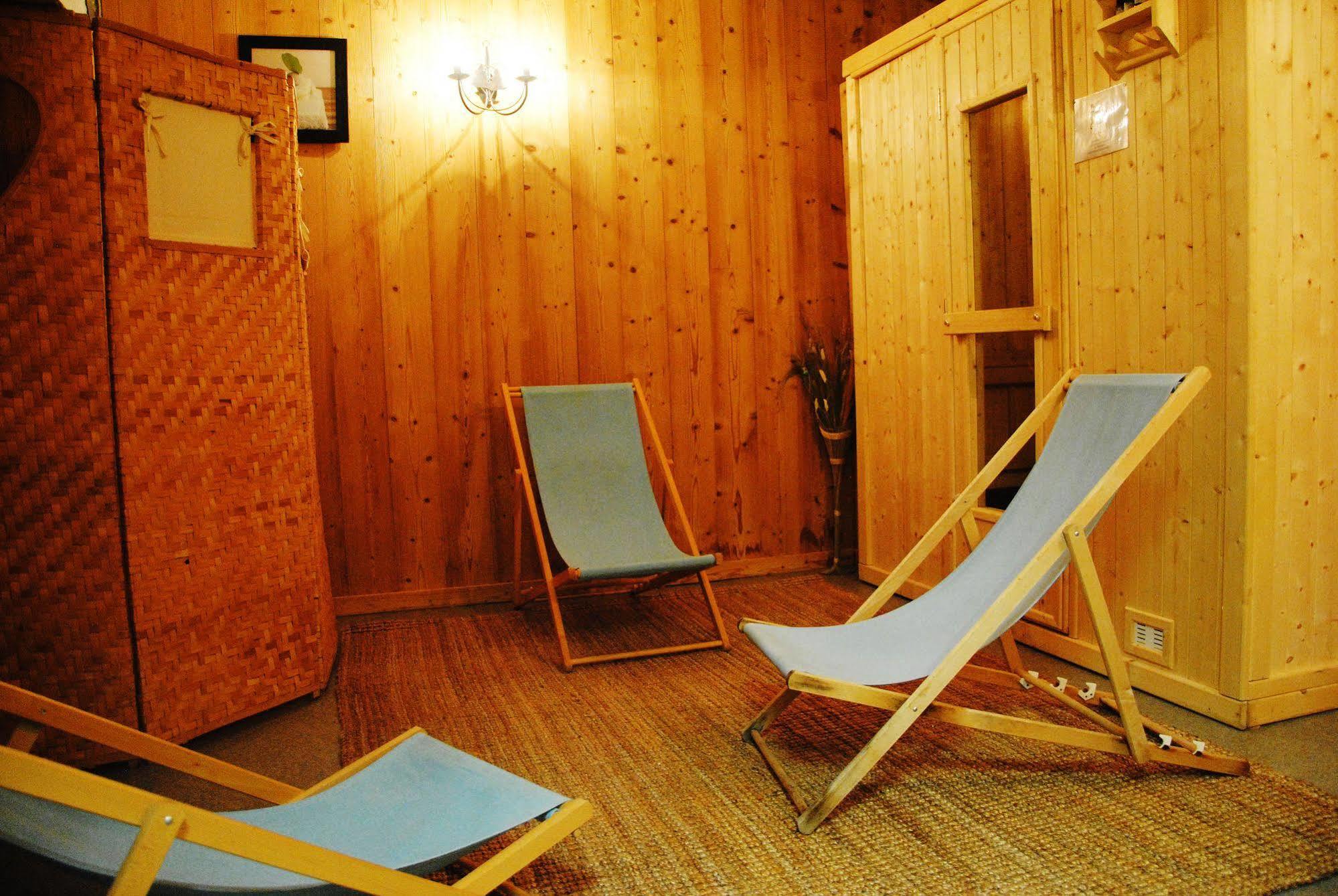 Hotel Les Combelles Châtel Extérieur photo