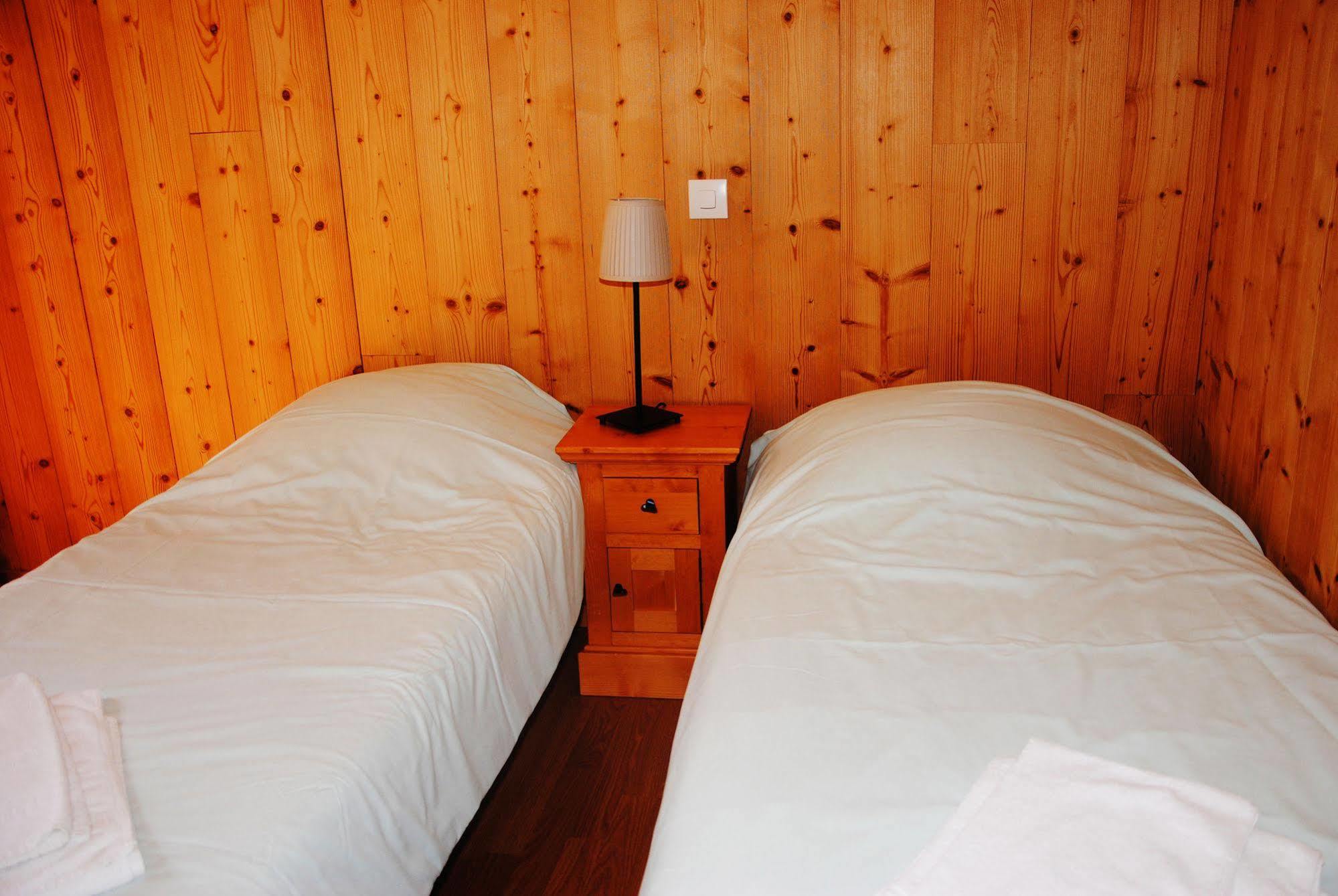 Hotel Les Combelles Châtel Extérieur photo